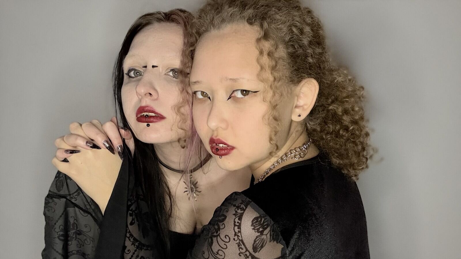 LilyandNina