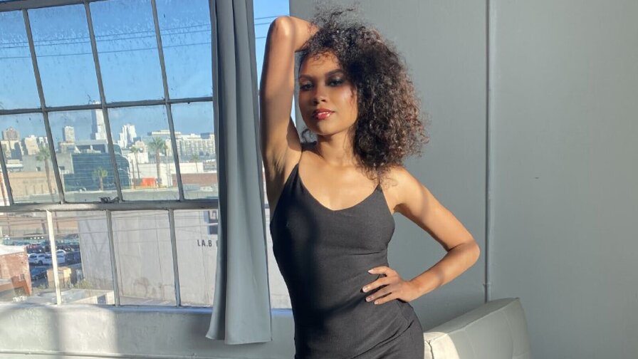 AnjiRenee